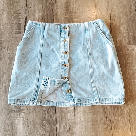 Forever 21 Denim Button Up Jean Mini Skirt - Picture 2 of 6